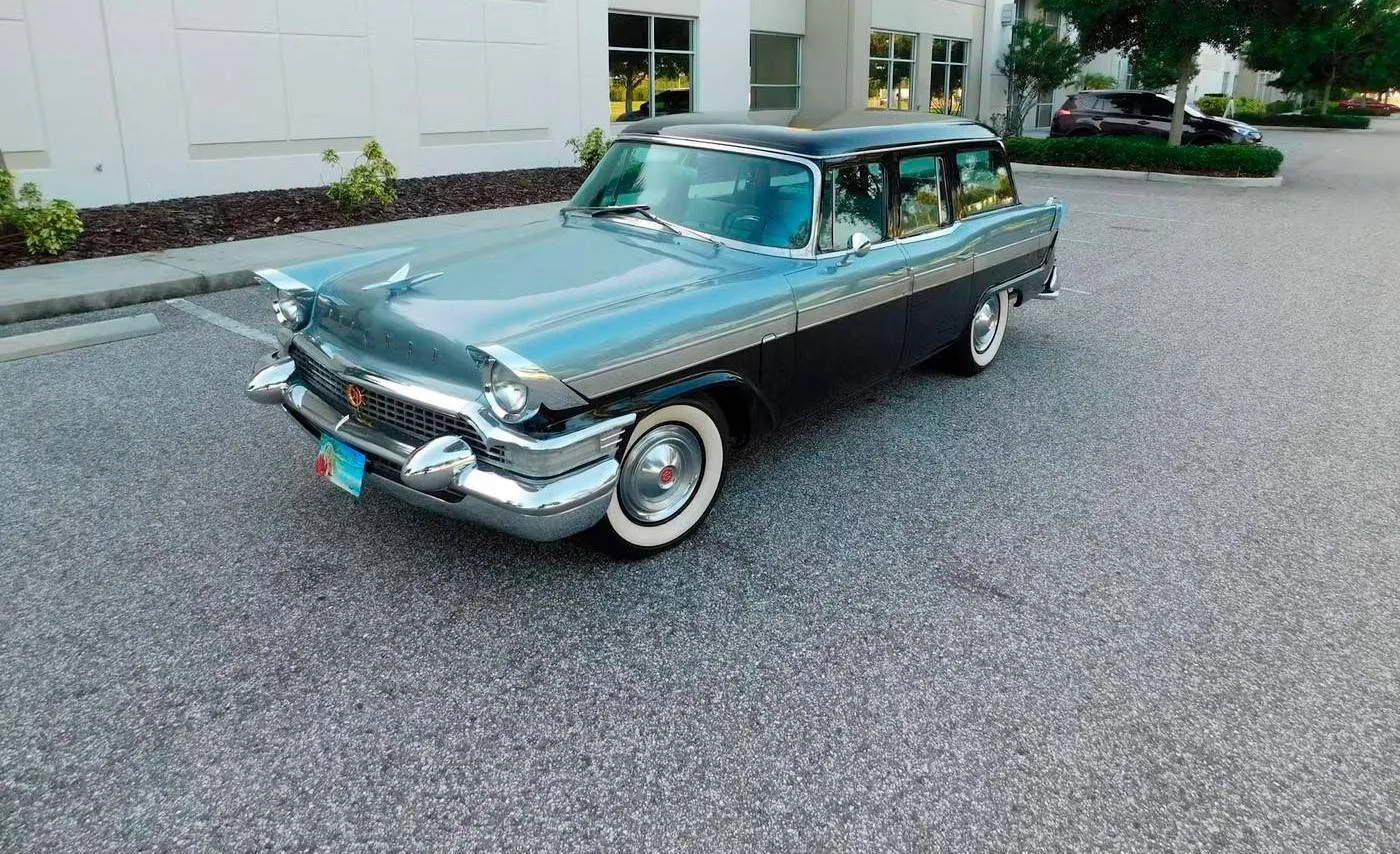1957 Packard Clipper